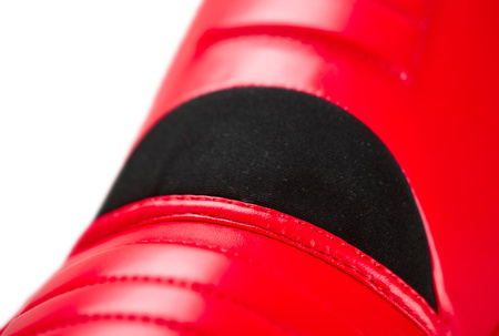 Ochraniacz piszczeli i stopy Adidas czerwony